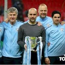 Entraîneur de Manchester City a démissionné comme de fausses nouvelles